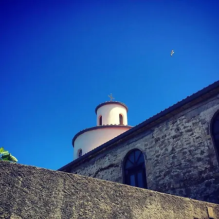 Borgo Dei Saraceni - Domus Indomita Bed & Breakfast