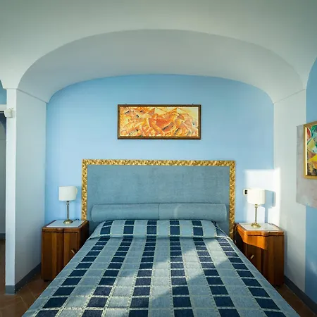 Borgo Dei Saraceni - Domus Indomita 3*