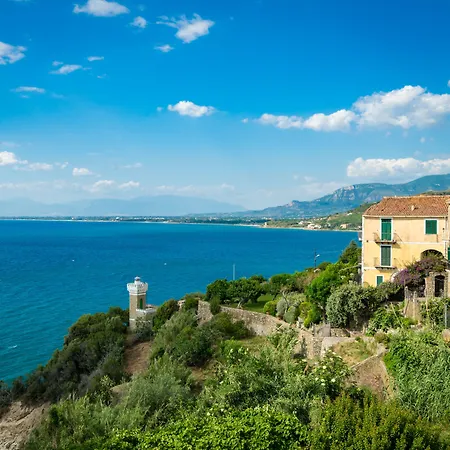 Borgo Dei Saraceni - Domus Indomita Bed & Breakfast