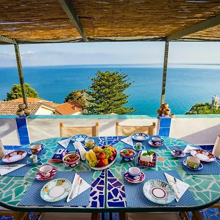 Borgo Dei Saraceni - Domus Indomita Bed & Breakfast