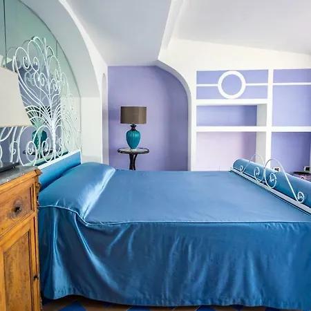 Borgo Dei Saraceni - Domus Indomita Bed & Breakfast