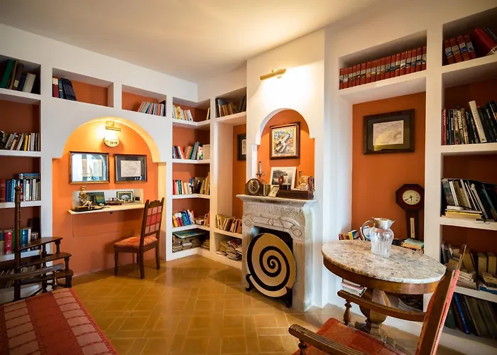 Borgo Dei Saraceni - Domus Indomita Couette-café Agropoli
